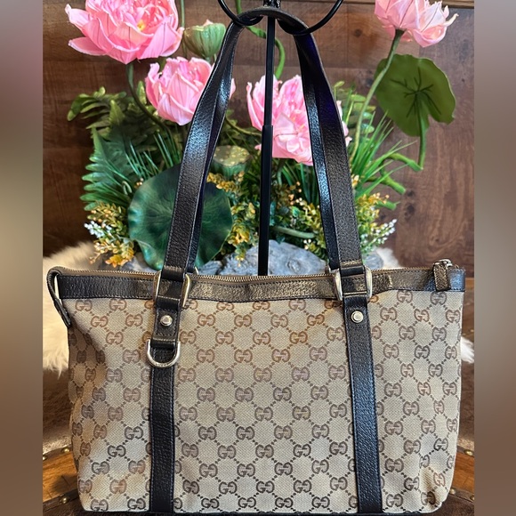GUCCI Classic Monogram Brown Canvas w. Leather Trims & Straps Shoulder Bag - Picture 10 of 17